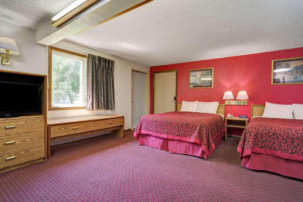 Days Inn by Wyndham Red Wing - image 6