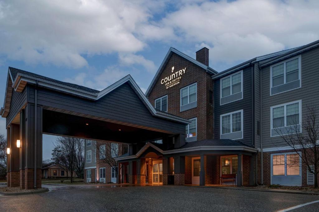 Country Inn & Suites by Radisson Red Wing MN - main image