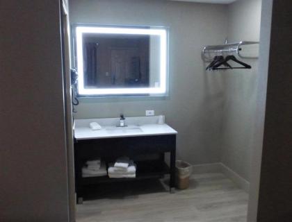 Red Roof Inn Redding - image 5