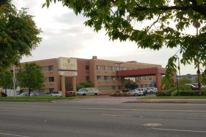 Oxford Suites Redding - image 13