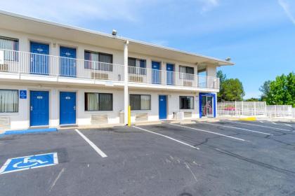 Motel 6-Redding CA - Central - image 11