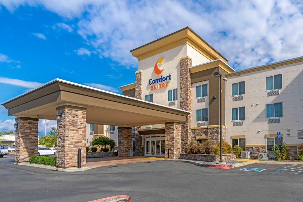 Comfort Suites Redding - Shasta Lake - main image