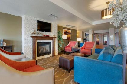 Comfort Suites Redding - Shasta Lake - image 13