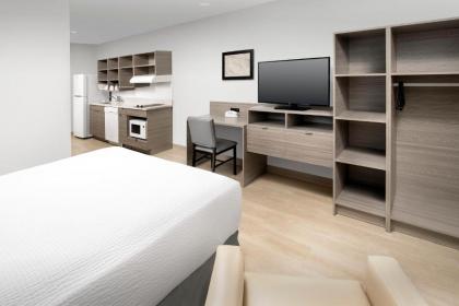 WoodSpring Suites Seattle Redmond - image 12