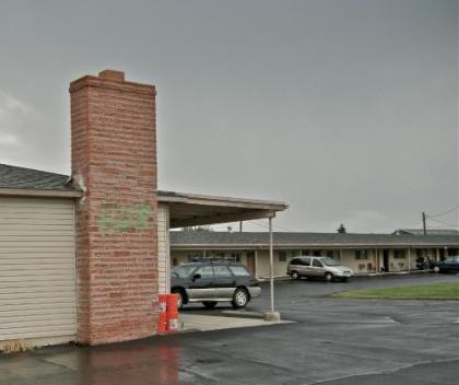 Hub Motel - image 2