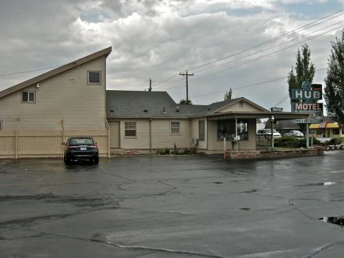 Hub Motel - image 5