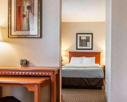 Comfort Suites Redmond Airport - image 2
