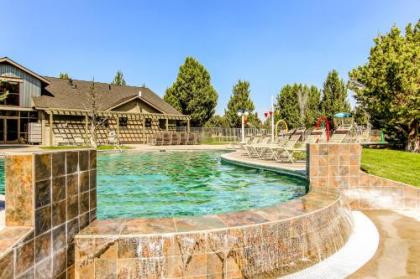 Eagle Crest modern Escape