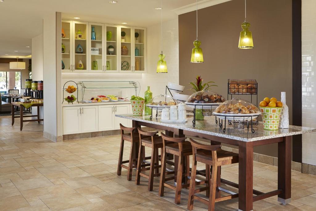 Hilton Garden Inn Los Angeles/Redondo Beach - image 7