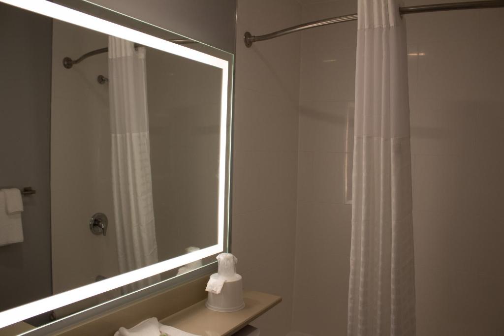 Good Nite Inn Redwood City - image 2