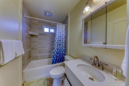Clear Lake Condo - image 2