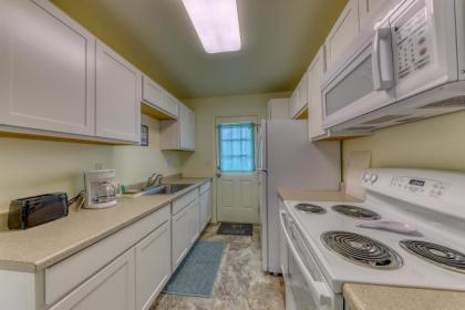 Clear Lake Condo - image 8