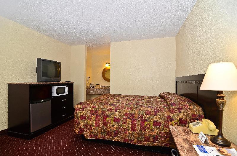 Americas Best Value Inn Refugio - image 5