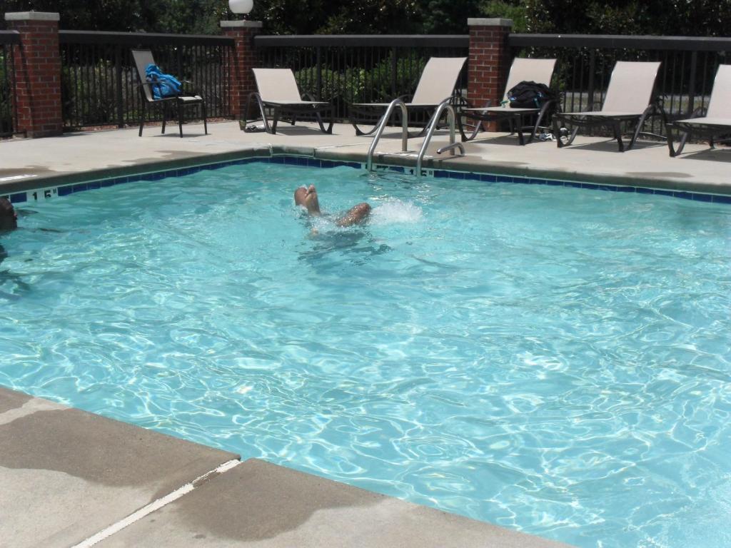 Holiday Inn Express & Suites Reidsville an IHG Hotel - image 2