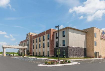 Comfort Suites Rensselaer near Fair Oaks - image 10