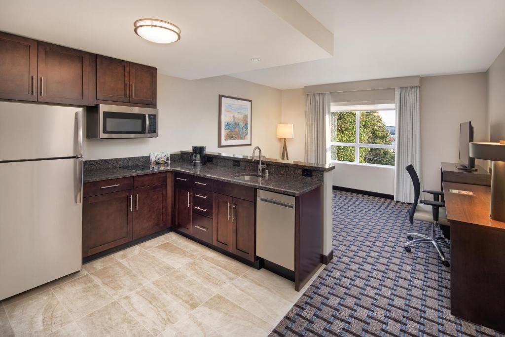 Residence Inn by Marriott Seattle South/Renton - image 2