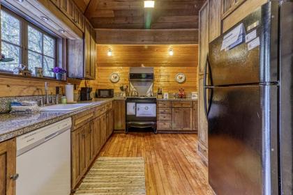 Bon Fir Cabin - image 10
