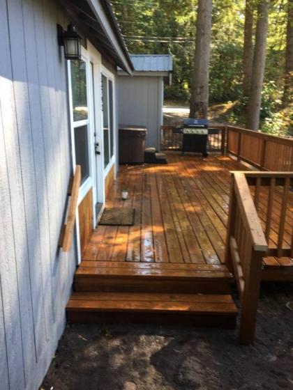 Riverbend #3-Private hot tub - close to ski slopes - image 2