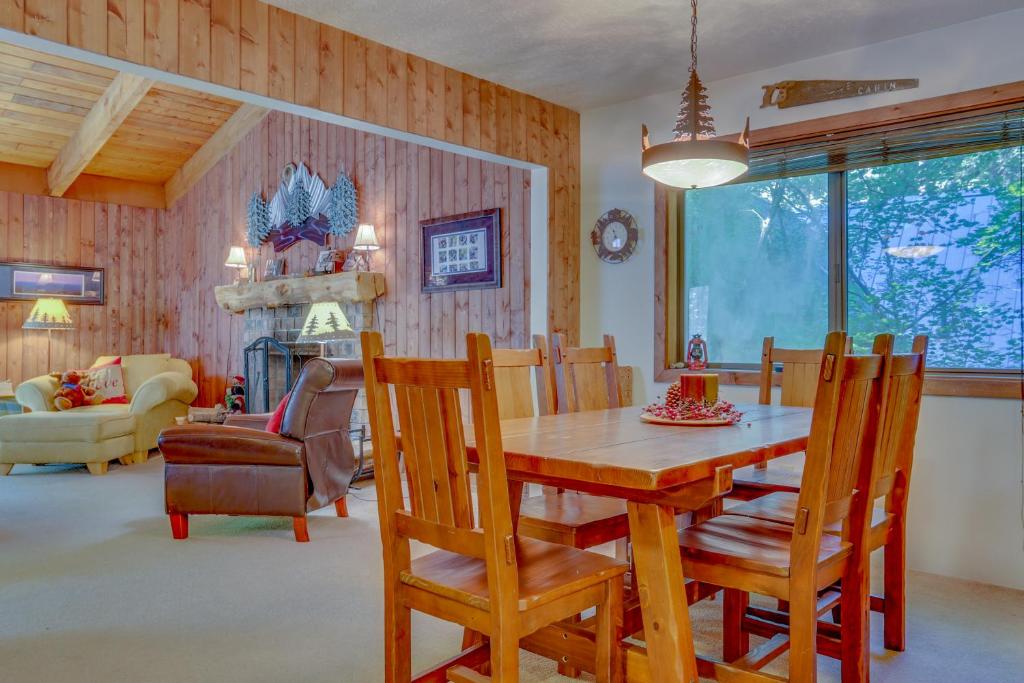 Big Bear River Retreat - main image