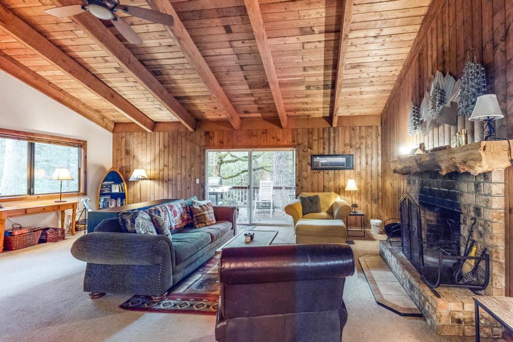 Big Bear River Retreat - image 3