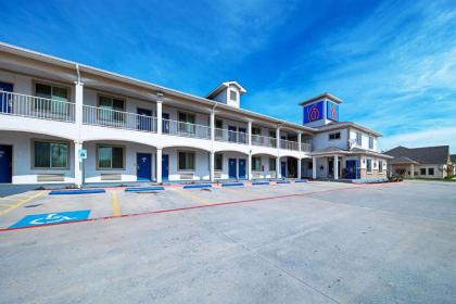 Motel 6-Rhome TX