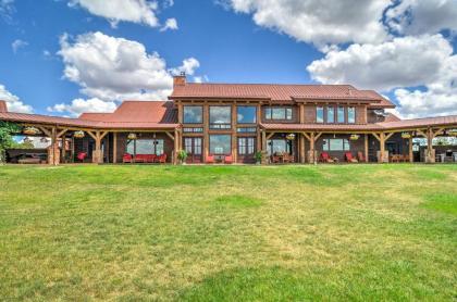 Exquisite Blame Her Ranch about 50 mi to Santa Fe