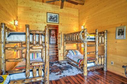 Exquisite Blame Her Ranch about 50 Mi to Santa Fe! - image 13