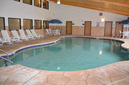 AmeriVu Inn and Suites - image 2