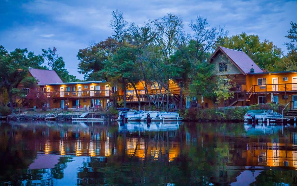 Curriers Lakeview Lodge - main image