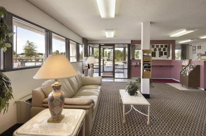 Super 8 by Wyndham RichburgChester Area Richburg