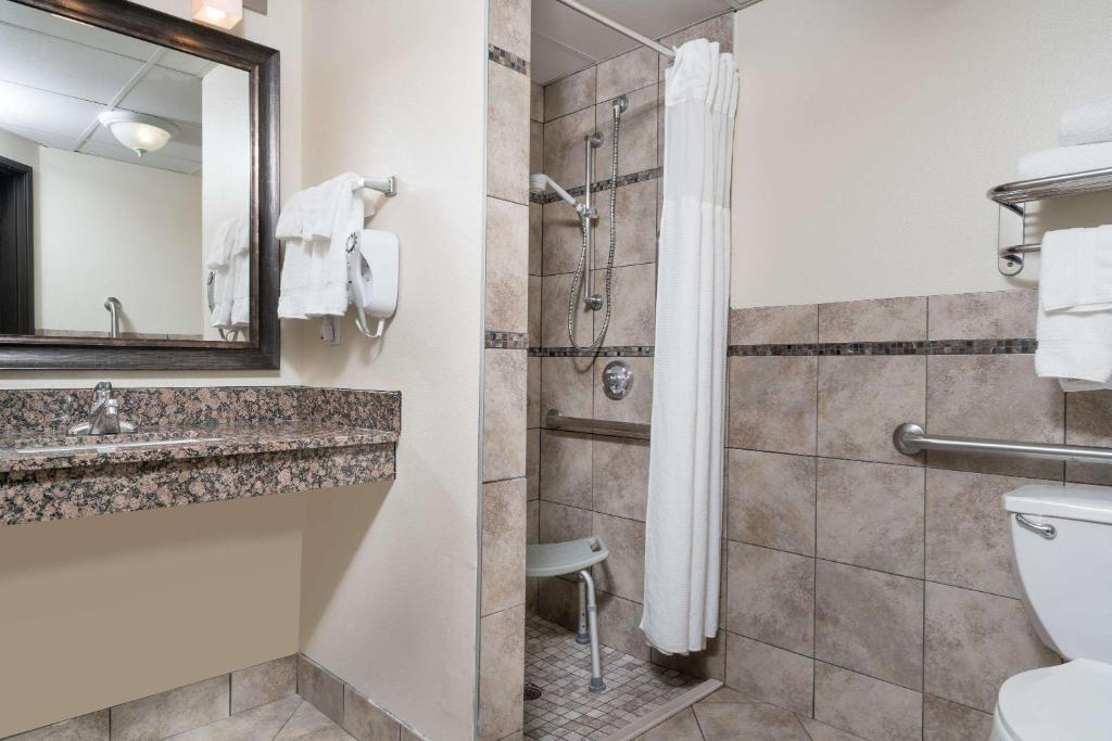 Baymont by Wyndham Bloomington MSP Airport - image 2