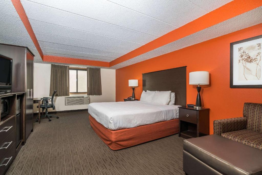 Baymont by Wyndham Bloomington MSP Airport - image 6