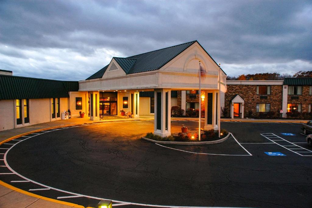 Quality Inn & Suites - main image