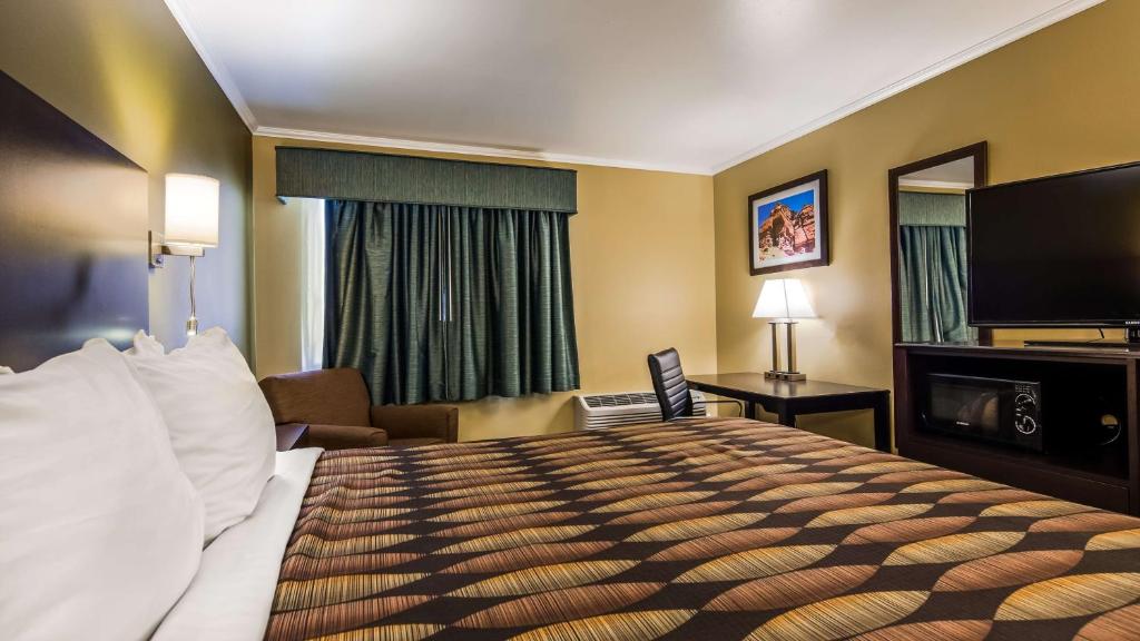 Best Western Richfield Inn - image 4