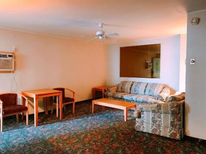Appletree Inn - image 12