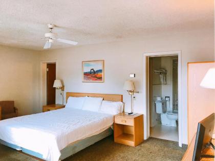 Appletree Inn - image 2