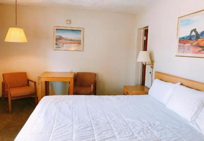 Appletree Inn - image 5