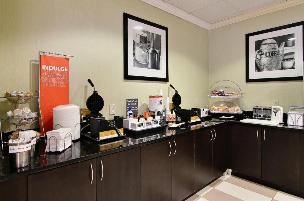 Hampton Inn Savannah-I-95/Richmond Hill - main image