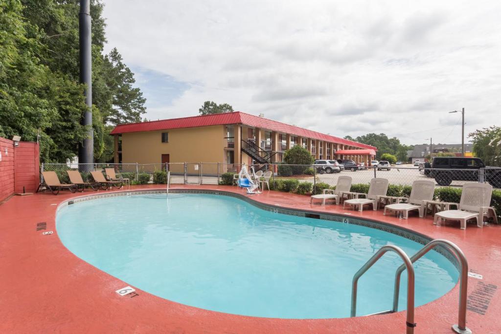Travelodge by Wyndham Savannah Area/Richmond Hill - image 2