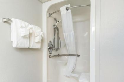 Clarion Pointe - image 12
