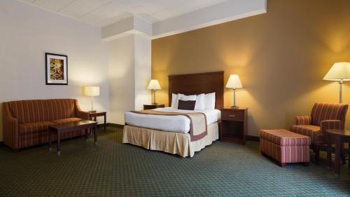 Best Western PLUS Governor's Inn Richmond - image 4