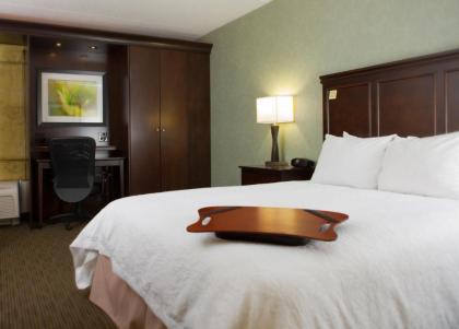 Hampton Inn Ridgefield Park - image 21