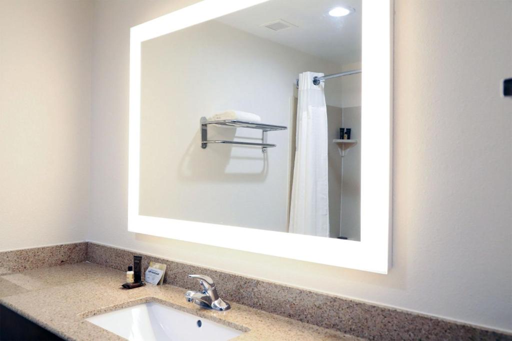 Wingate by Wyndham Ridgeland - image 7