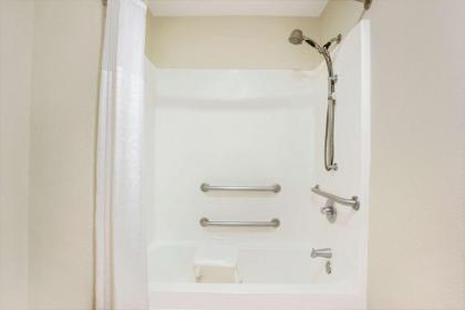 Days Inn & Suites by Wyndham Ridgeland - image 11