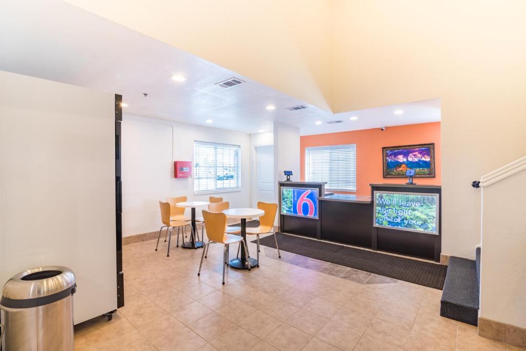 Motel 6-Rigby ID - image 4