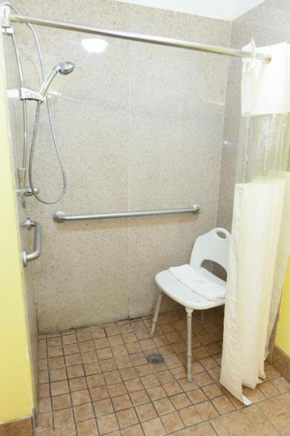 HomeTown Inn-Ringgold - image 15