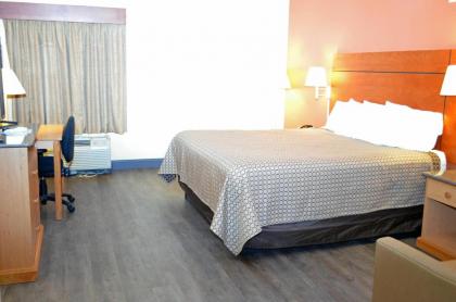 HomeTown Inn-Ringgold - image 4