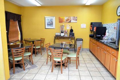 HomeTown Inn-Ringgold - image 8