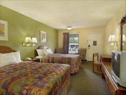 Super 8 by Wyndham Ringgold - image 14