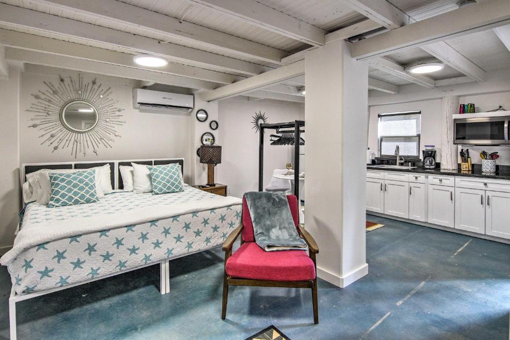 Soleil Suite Studio with Grill and Arroyo River Pier! - image 6